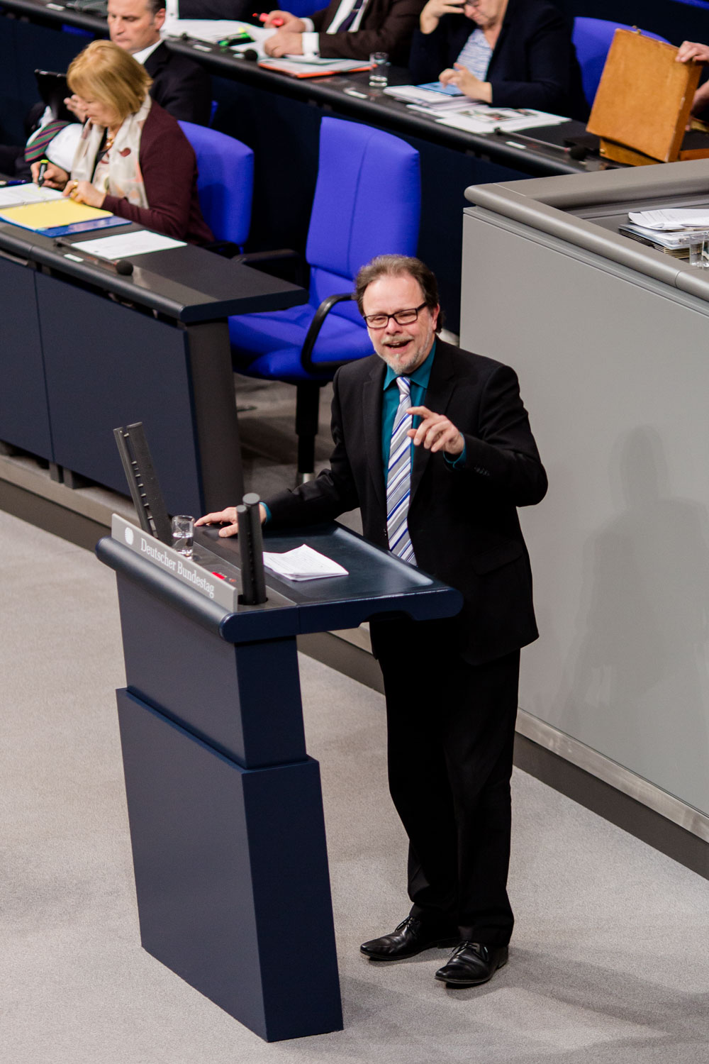 Bildreportage Bundestagsabgeordneter MdB Frank Heinrich hält Rede im Plenarsaal des Reichstag