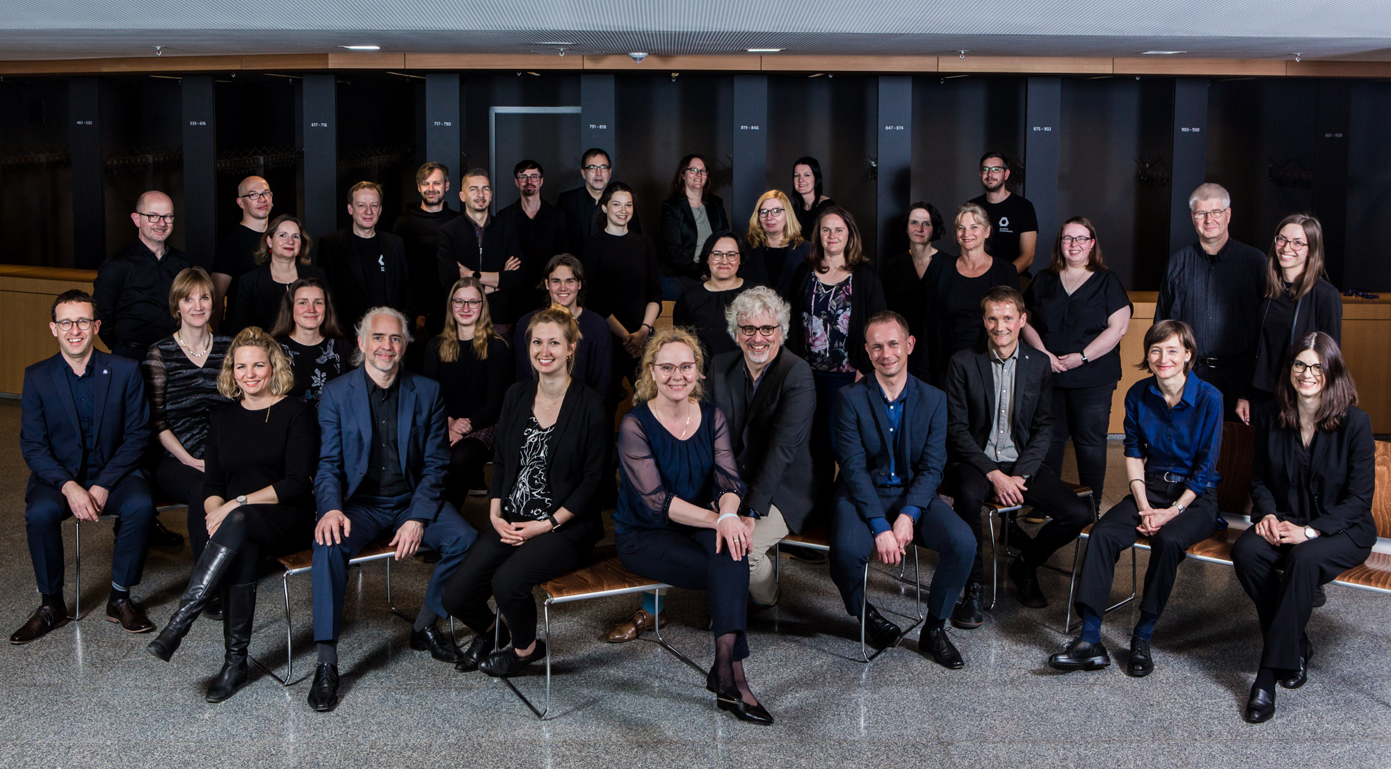 Gruppenfoto von Mitarbeitenden der Philharmonie in Dresden